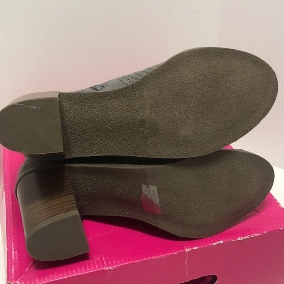 𝅺Grey Faux Suede Peep Toe Booties - Picture 6 of 9